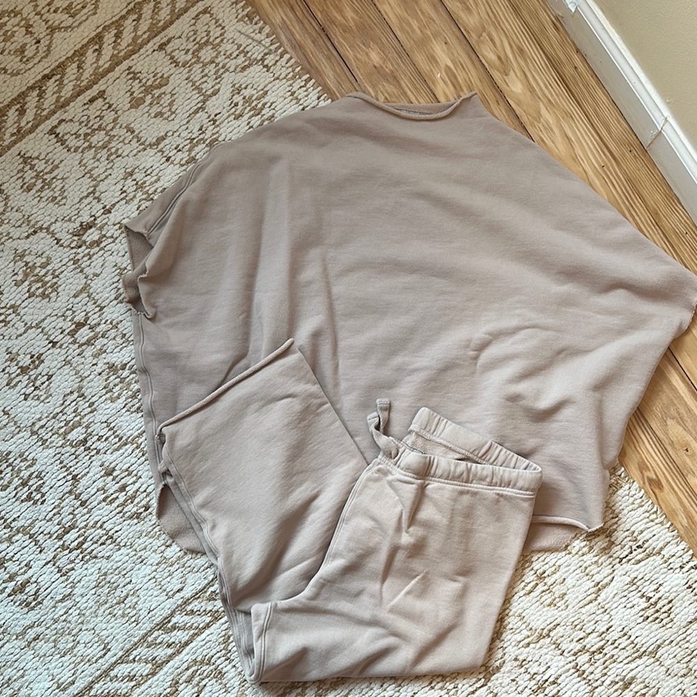 Cozy Frank & Eileen Tan Lounge Set